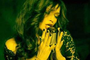 Вера Брежнева ненадолго стала брюнеткой