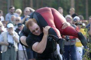 Американки с удовольствием оккупировали шеи своих мужей