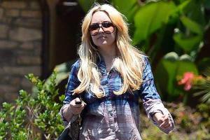 Скандальная американская актриса вцепилась в шею фанатки