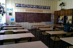 За две недели школа №56 в г.Счастье дважды подвергалась обстрелам