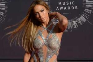 Джей Ло обещает много пикантных сюрпризов в новом эротическом триллере 