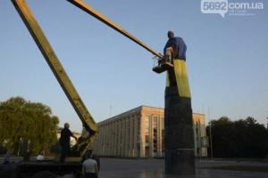 Украинские активисты "украсили" памятник Дзержинского