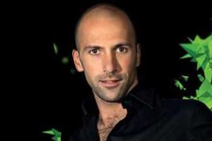 Евгений Папунаишвили протаранил головой припаркованный грузовик