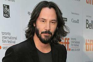 Киану Ривз ищет спасения от женщин в суде