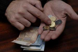 Работники "Укрпочты" в Луганске получили копеечные зарплаты 