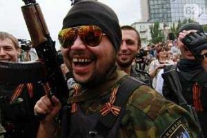 Раньше боевики ДНР отбирали авто у жителей, теперь будут их раздевать