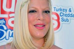 Звезда "Беверли-Хиллз" госпитализирована с инфекцией непонятного происхождения