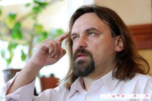 Пророссийский журналист ополчился на сало, памятники и вышиванки