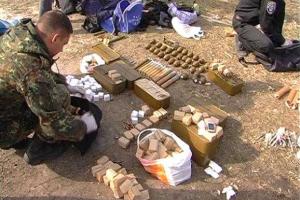 Микроавтобус набитый оружием задержали на блокпосту на Запорожье