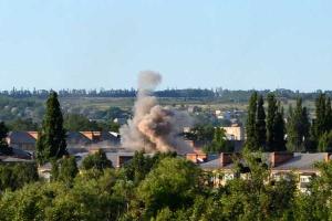 Жизнь Донецка продолжается под звуки взрывов и выстрелов