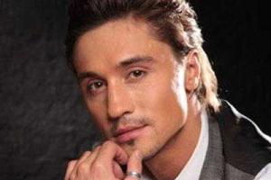 Дима Билан показал свою старшую сестру "с треугольным ртом"