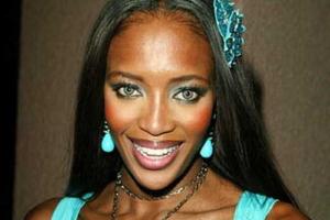 Наоми Кэмпбелл "не дружит" со своим iPhone