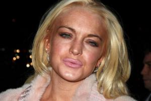 Финансовое положение заставило Линдси Лохан распродавать вещи