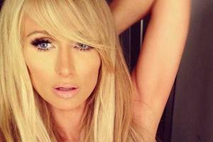 Пэрис Хилтон разделась на радость поклонникам