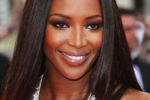 Наоми Кэмпбелл присоединилась к флешмобу "Будильник"