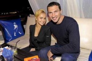 На Хэллоуин беременная Хайден Панеттьери одела костюм "голого" леопарда