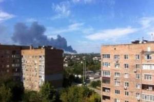 Во всех районах Донецка раздаются звуки залпов и взрывов 