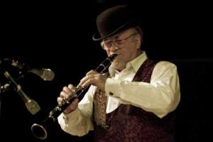 Ушел из жизни величайший джазовый исполнитель Акер Билк
