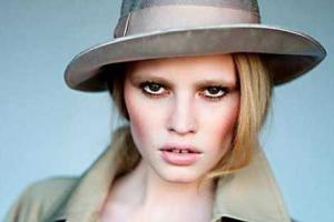 Знаменитая модель показала без ретуши фигуру после родов