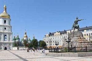 Главная новогодняя елка страны засияет на Софийской площади