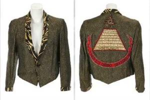 На аукционе в Беверли-Хиллз было выставлено более 700 предметов знаменитостей