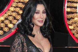 Медики круглосуточно следят за состоянием певицы Шер 