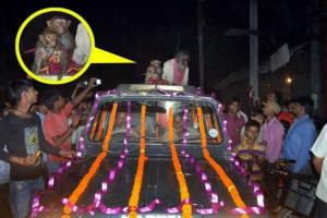 В Индии состоялась церемония бракосочетания обезьян