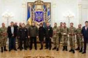 Президент Украины встретился с донецкими "киборгами"