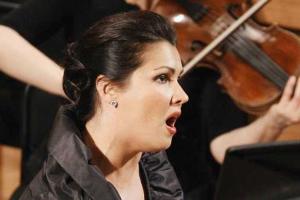 Миллион Донецкому национальному театру передала оперная дива Анна Нетребко 