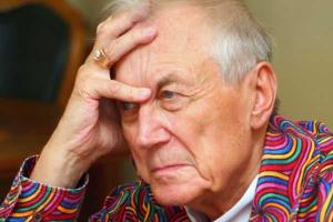 82-летний поэт Евгений Евтушенко попал на больничную койку