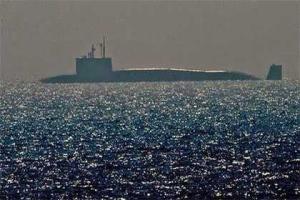 Первая ндийская подлодка начала испытания в открытом море
