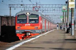 В Подмосковье грузовой поезд на переезде врезался в пассажирский автобус