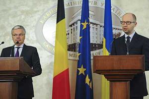 Россия обязана выполнить Минские договоренности - Арсений Яценюк