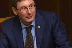 Каждая страна после революции имеет право на очищение от тех, кто служил диктаторскому режиму - Луценко