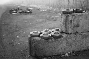 Саперы ВСУ уничтожают взрывоопасные предметы на освобожденных территориях