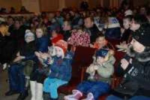 В Луганске для детей с особыми потребностями устроили сказочное представление