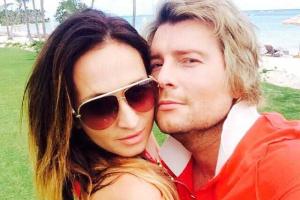 Золотой голос России выгуливает свою будущую жену в теплых краях