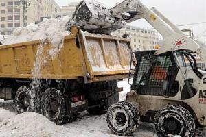 В Киеве для обработки дорог использовали более 2-х тысяч тонн песчано-соляной смеси