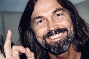 Никас Сафронов строит дом на Полтавщине