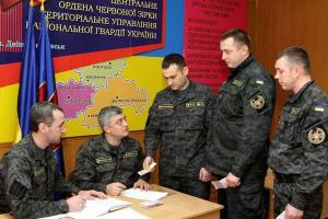 Личный состав ЦОТО Нацгвардии собрал денежную помощь для спасения ребенка