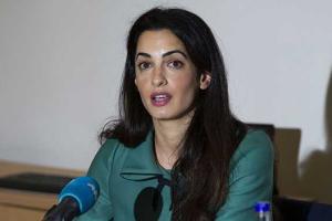 Амаль Клуни рискует, жестко критикуя власти Египта