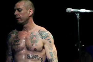 Фронтмен группы "Bruttо" хочет получить право на постоянное проживание в Украине