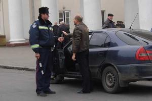 Госавтоинспекция продолжает ловить водителей авто на даче взяток инспекторам ГАИ