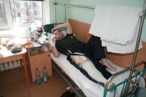 Молодежь Черниговщины оказывает помощь и поддержку раненому в АТО земляку