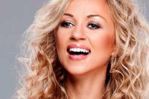 Украинская певица не захотела выступать на сцене с флагом УПА