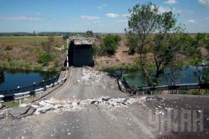 Подсчитаты миллиардные убытки от разрушения дорожной инфраструктуры на Донбассе