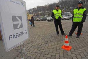 В результате проверок уволены более 20 киевских парковщиков