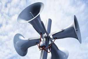 Мариуполь: в городе устанавливают электросирены в людных местах