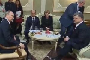 Мир замер в ожидании начала переговоров в Минске