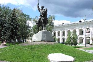 В столичном сквере запланировали реконструкцию фонтана у памятника гетману Сагайдачному